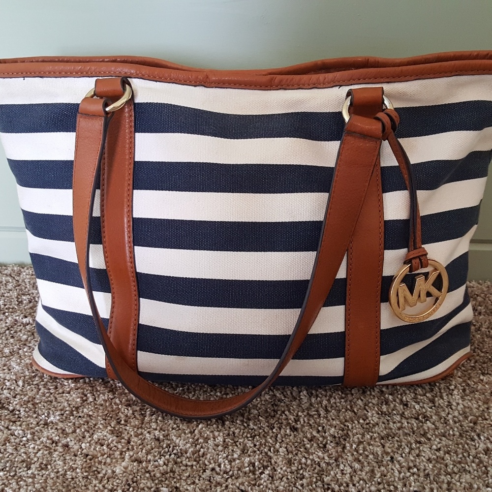 SOLD Michael Kors Navy And White Handbag - Picture 1 of 8